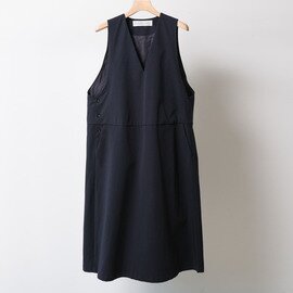 MidiUmi｜V neck jumper skirt
