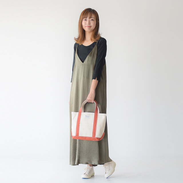 color:ecru×brick
