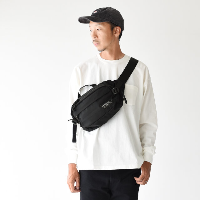 color : black
シンプルなデザインですので、男女問わずにお使いいただけます。