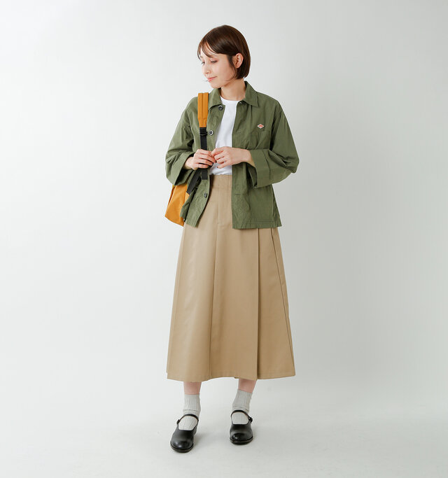 model yama:167cm / 49kg
color : olive / size : 36