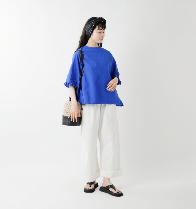 model mariko：162cm / 47kg 
color : royal blue / size : F