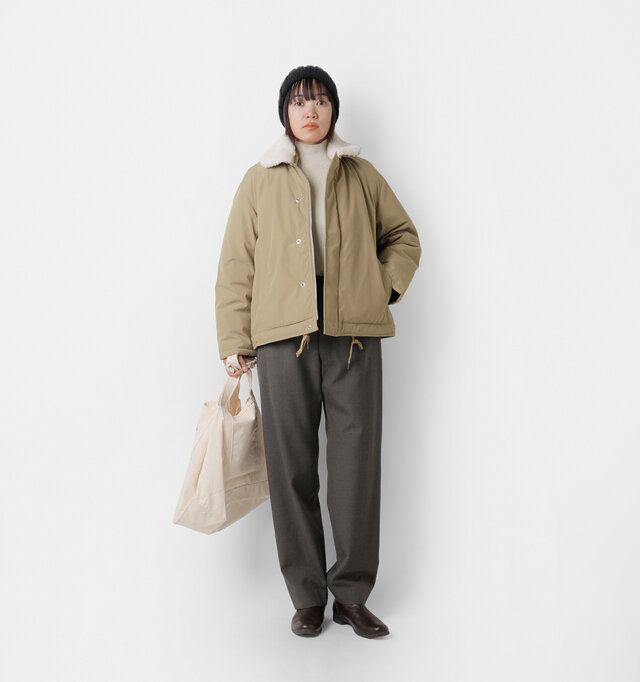 model saku：163cm / 43kg 
color : beige / size : F