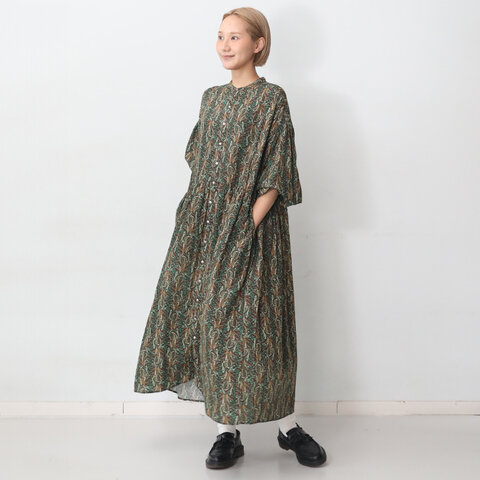 UNIVERSAL TISSU|落ち感がきれい!PARIS DE AOUNE パリデアオウネ バンドカラーギャザーワンピース アースペイズリー kurashisha