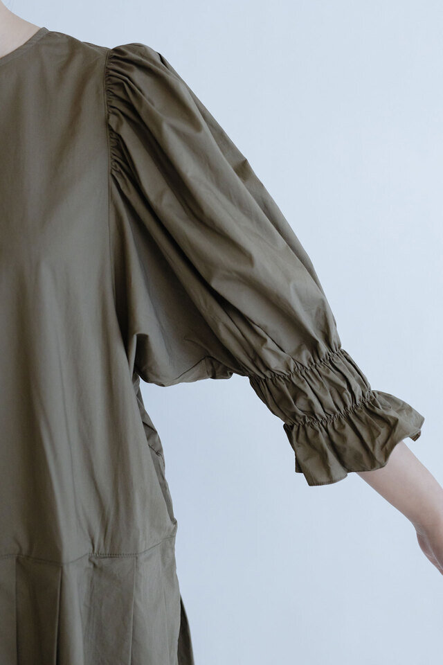 Universal Tissu シルキータイプライター タックギャザーワンピース くらすこと クラスコト キナリノモール Universal Tissu シルキータイプライター タックギャザーワンピース くらすこと クラスコト キナリノモール