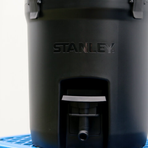 STANLEY｜ウォータージャグ(7.5L) ピュアブラック