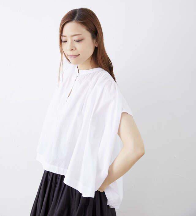 着用カラー:シロ