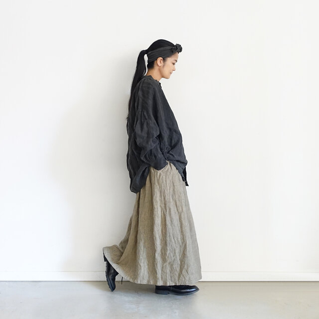 Model 158cm、Beige × Charcoal 着用