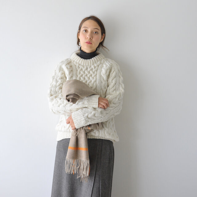 モデル:164cm / 49kg
color : natural(col.AK2) / size : S(Women's free)