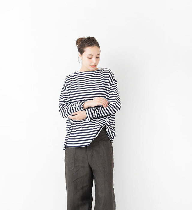 color : NAVY BORDER , model : 162cm