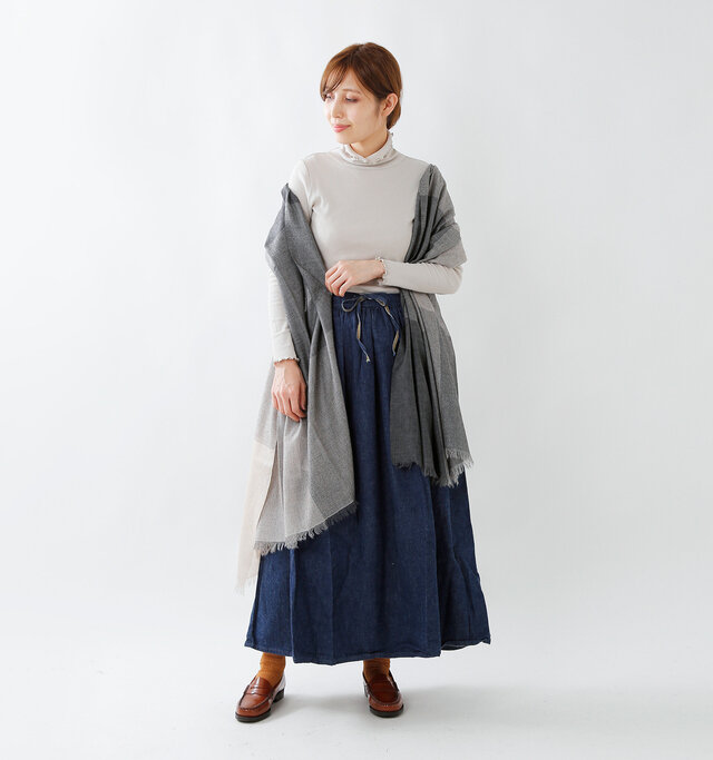 model yama:167cm / 49kg
color : grage / size : F