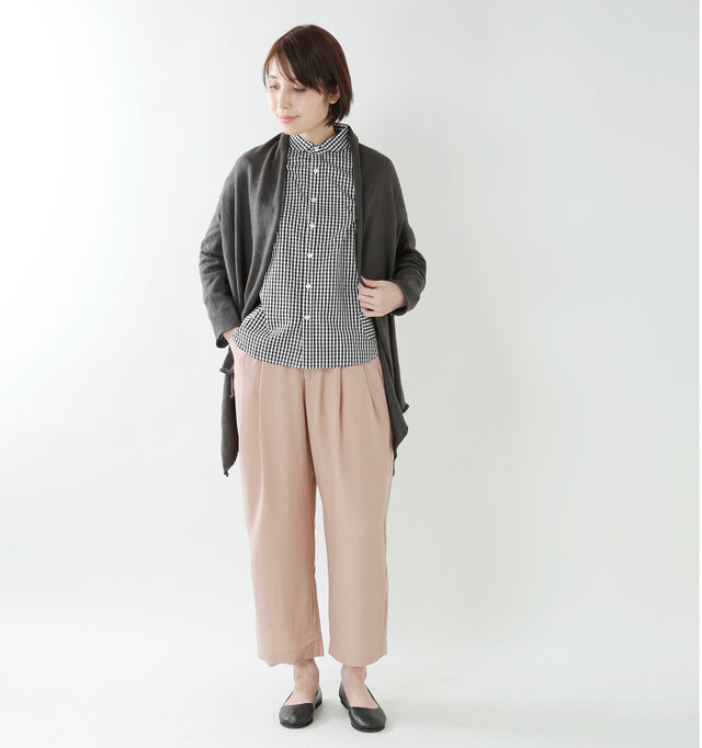 model yama:167cm / 49kg
color : black gingham / size : 2