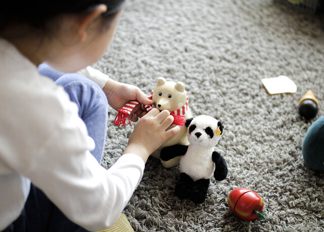 Polar Bear Money Box マフラー付き Doinel ドワネル キナリノモール Polar Bear Money Box マフラー付き Doinel ドワネル キナリノモール