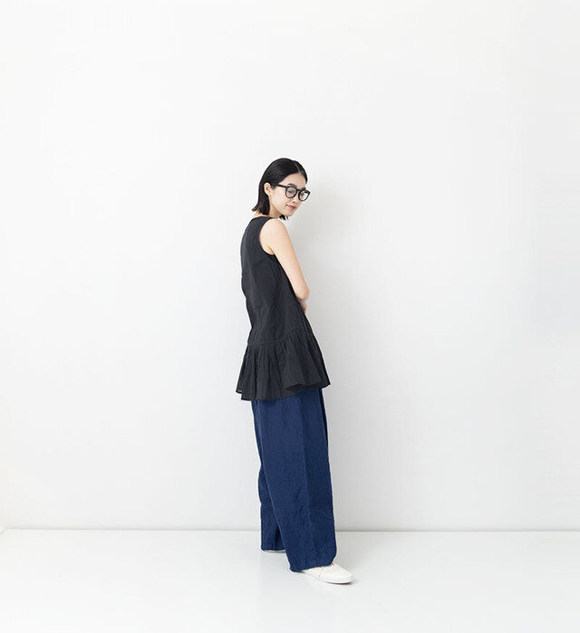 color : BLACK , model : 162cm