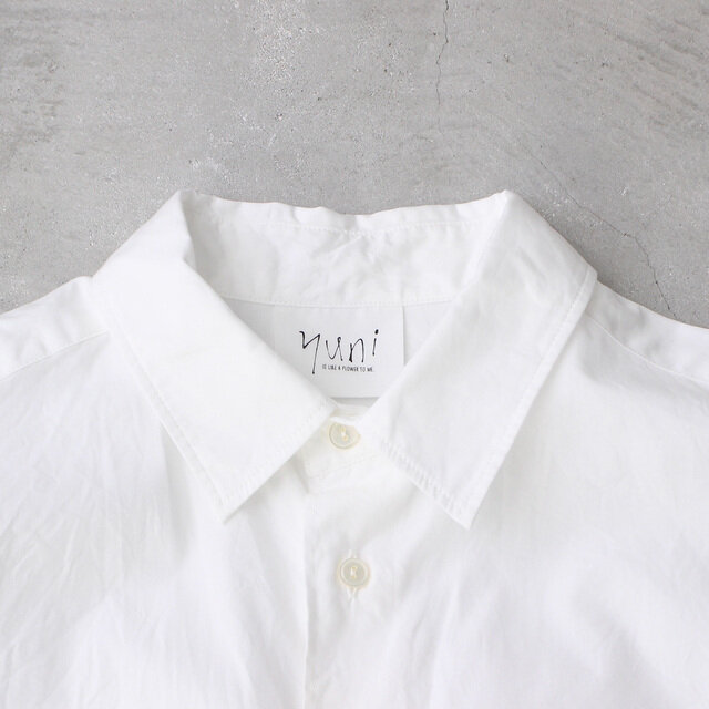 これを着ているだけで”きちんと感”をかもし出せるアイテム代表格のシャツ。
特別な場面に合う特別なシャツは最高級の綿糸を使い丁寧に仕上げた1枚です。