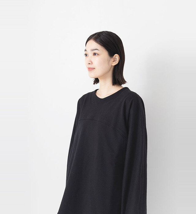 color : BLACK , model : 162cm