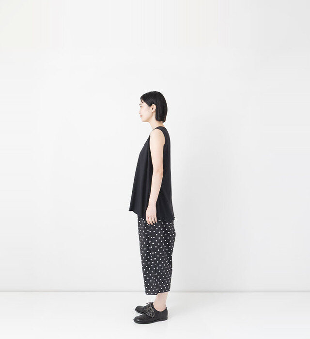 color : BLACK , model : 162cm