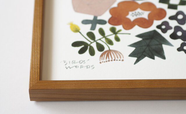 ポスターの左下には「BIRDS' WORDS」のサイン。