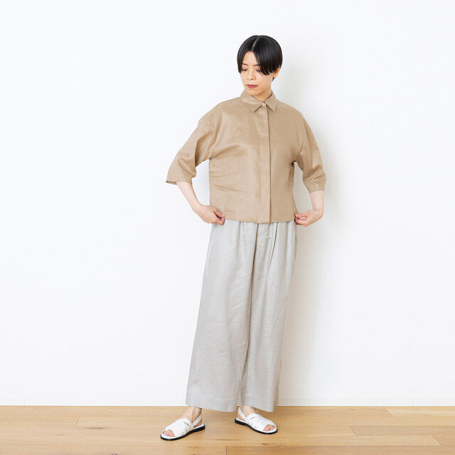 着用カラー:ベージュ