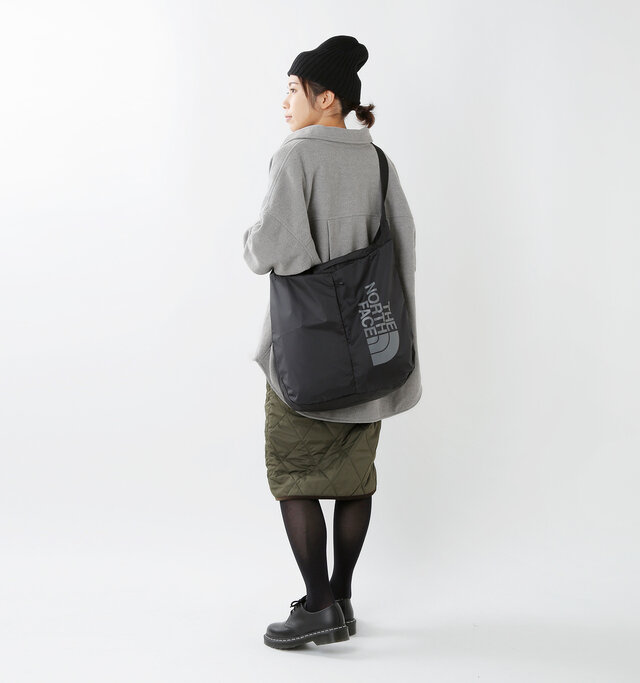 model hikari:165cm / 48kg
color : black / size : 19L