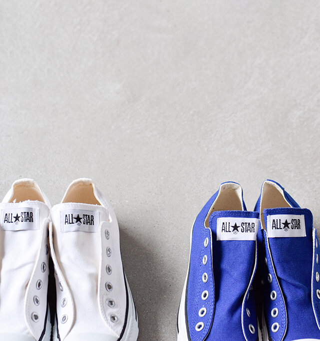 CONVERSE ALLSTARのスリッポンタイプのシューズ。シューレースを無くしスッキリと仕上げています。
レースホールをあえて残したデザインが "CONVERSEらしさ" を感じさせますね。
