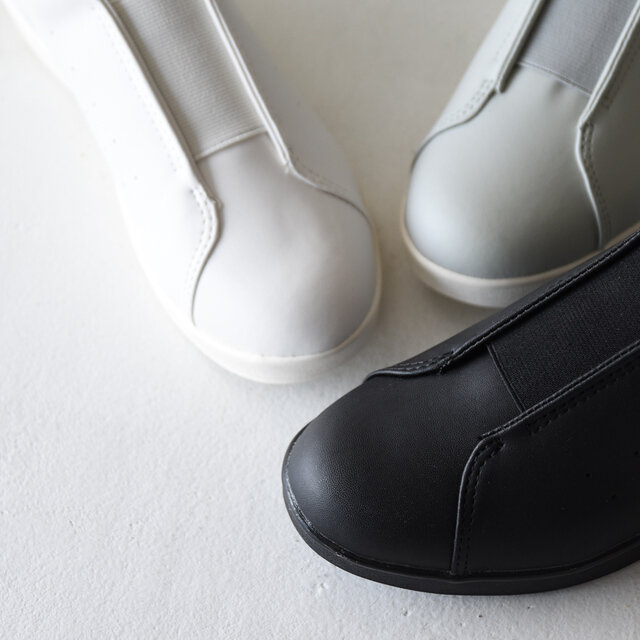 左から【white】【gray】【black】