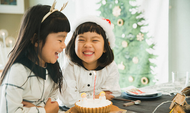 好きなオーナメントを飾ったら、クリスマスパーティのはじまり☆