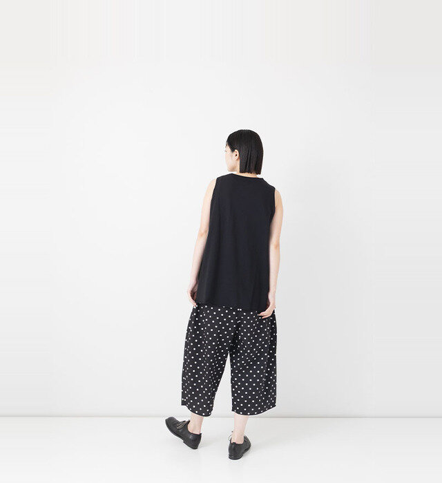 color : BLACK , model : 162cm