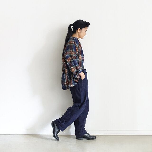 Model 158cm、Navy 着用
