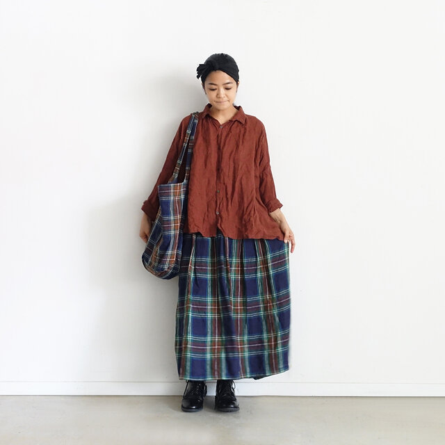 Model 158cm、Navy 着用