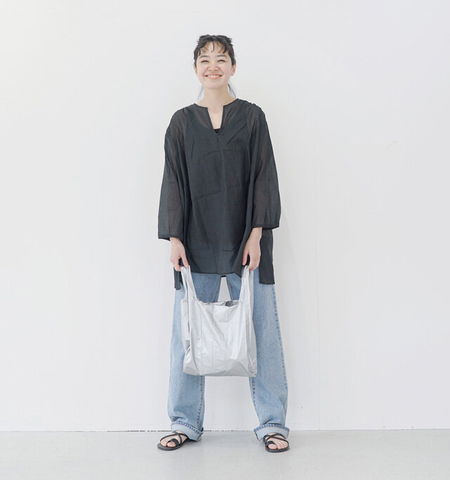 model saku:163cm / 43kg
color : black / size : F