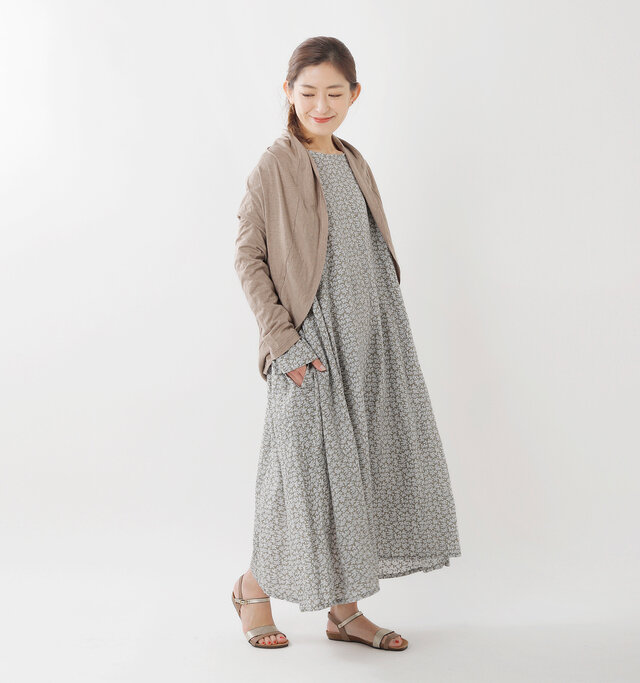 model tomo:158cm / 45kg
color : beige / size : F