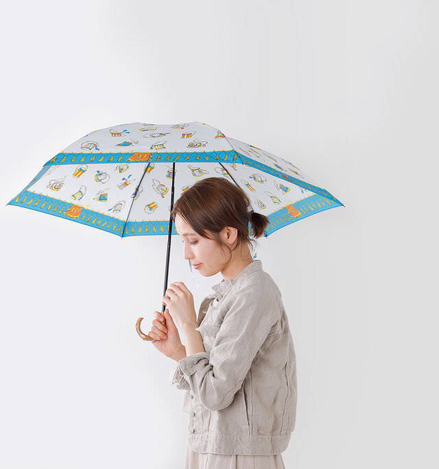 雨傘としても
日傘としても
使える折り畳み傘。

いつでもお気に入りの傘を
持ち歩けます。