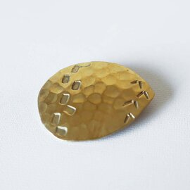 sisam|冬の景色を切り取ったモチーフの真鍮ブローチ【ギフトおすすめ】【アクセサリー】【手仕事】 / ノゾキアナブローチ