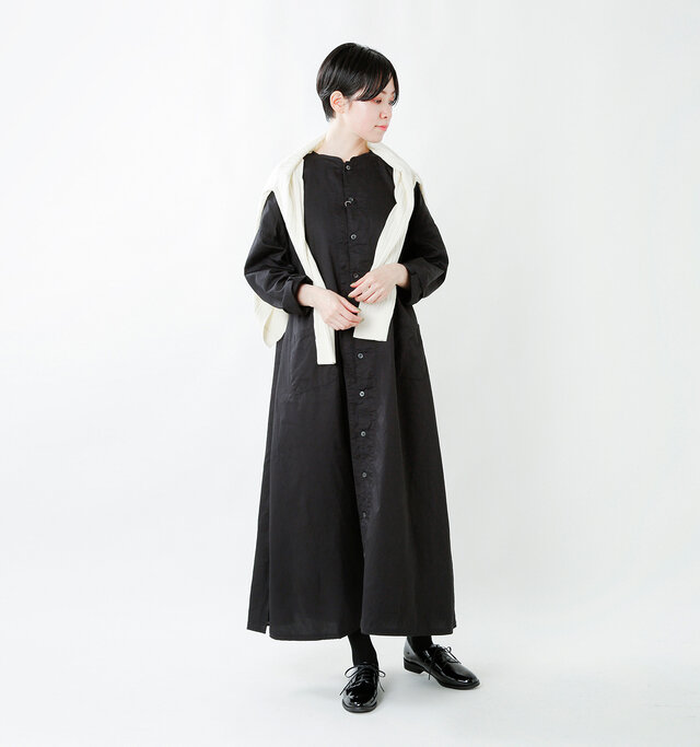 model saku:163cm / 43kg
color : enamel black / size : 37(23.0cm)