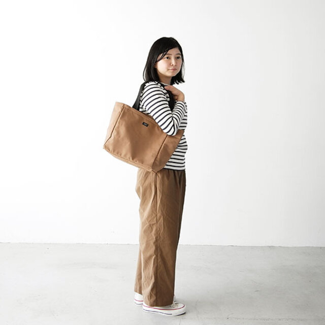女性モデル : 157cm