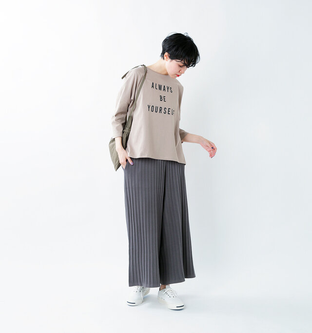 model saku:163cm / 43kg
color : ash gray / size : F