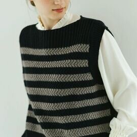 sosotto|ジグザグな編み地のミックス糸で仕立てた ボーダーベスト