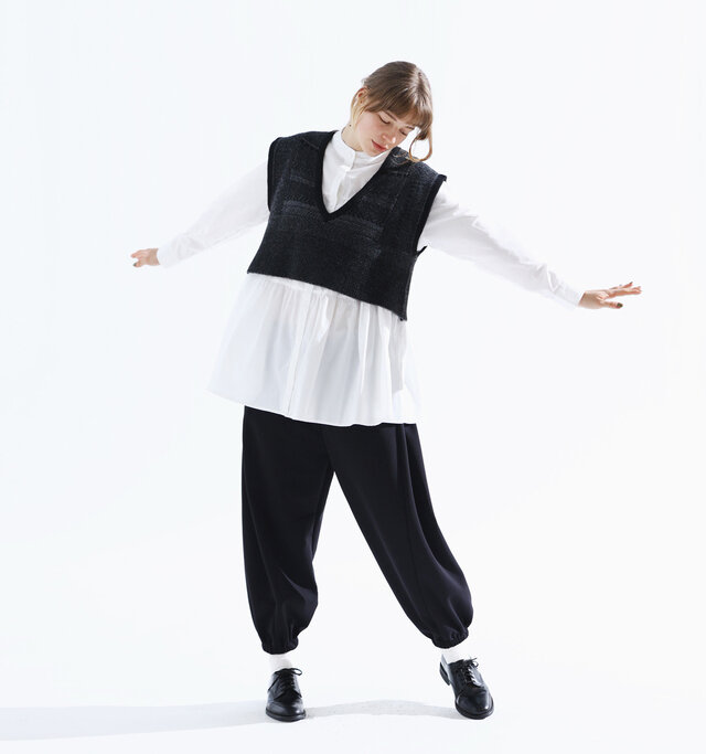 color : off white / size : M