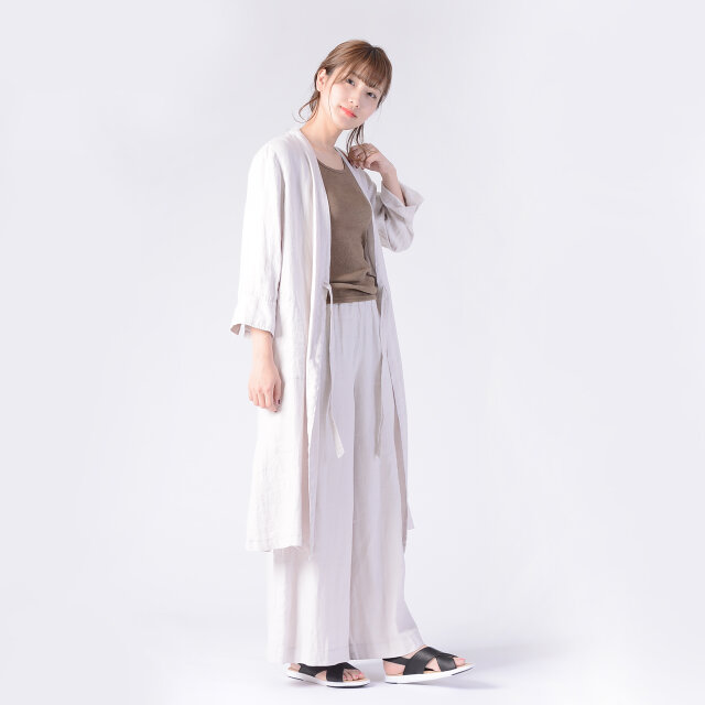 モデル:170cm / 54kg
color : black / size : W7(24.0cm~24.5cm)