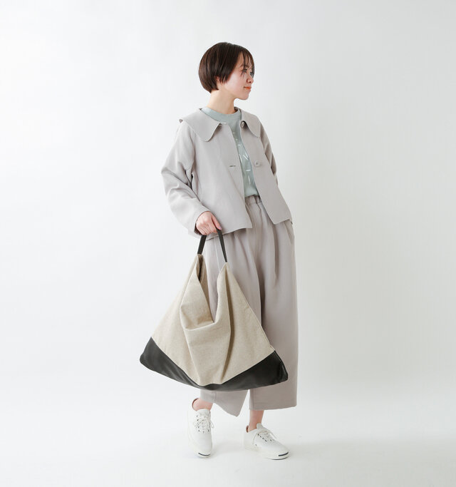 model saku:163cm / 43kg
color : ivory×black / size : one