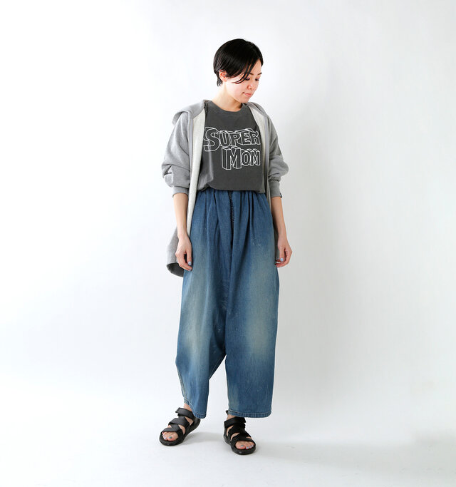 model saku:163cm / 43kg
color : black / size : 4