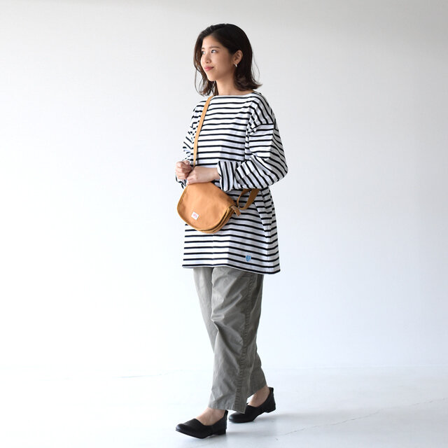 モデル: 157cm /47kg
color:white×black / size:7
