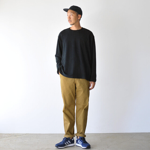 180cm / 72kg
color : khaki / size : L