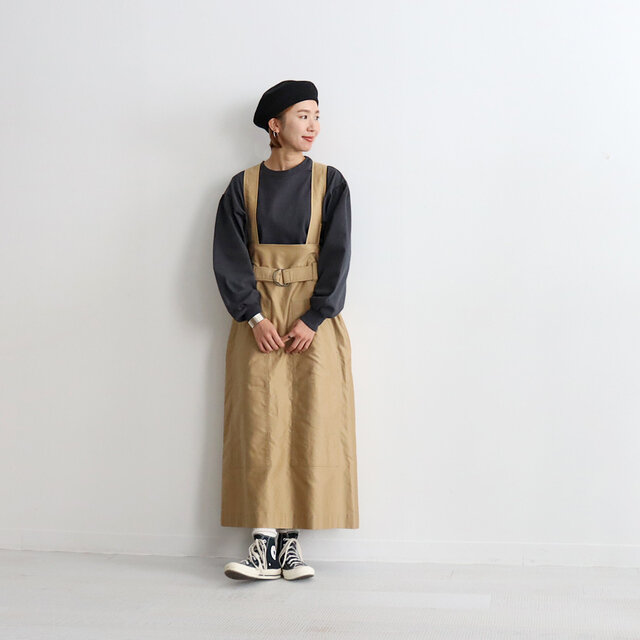 お袖がボリューミーな可愛いトップスと合わせて。
半袖Teeから冬場はニットやスウェットなど、様々なアイテムと合わせていただけます!