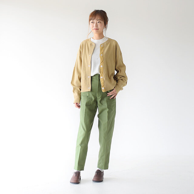 モデル:162cm / 43kg
color : khaki / size : P0(XS)
▼モデル着用感
普段着用サイズ: <TOPS>Sサイズ / <BOTTOMS>Sサイズ
全体的に程よいゆとりがあり穿きやすかったです。丈感もちょうど良いです。