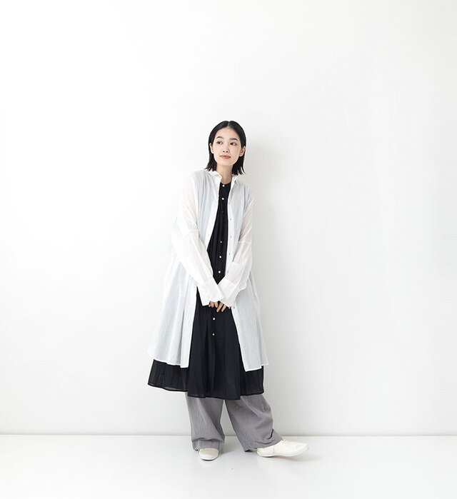 color : WHITE , model : 162cm