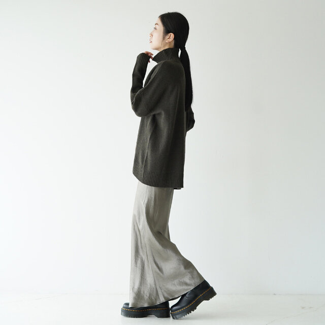 モデル:166cm / 47kg
color : black / size : 5.0(24.0cm相当)
