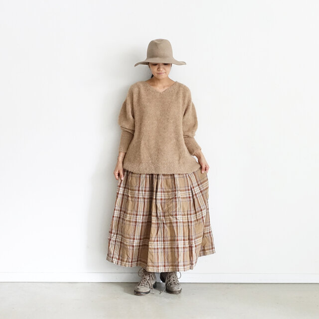 Model 158cm、Beige 着用