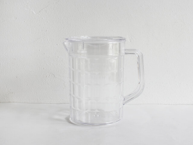 プラスチック製で軽くて割れにくいため、気軽に普段使いしやすいのもうれしいポイントです。