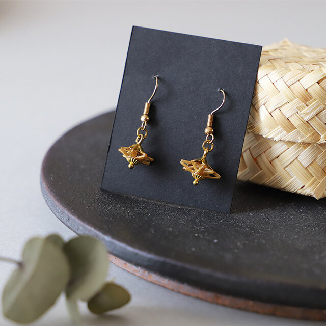 W18×H18×D9mm(フック、チェーン部分を除く)